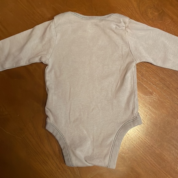Old Navy onesie 3-6 months - Picture 2 of 3